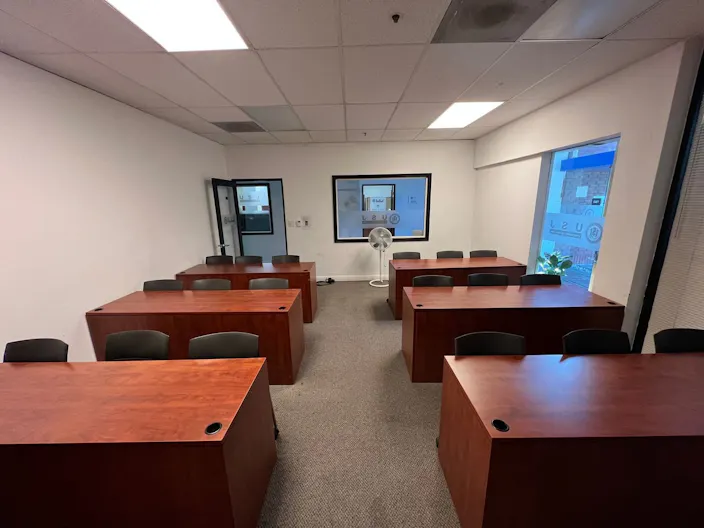 Spacious , quiet and clean room 123 at University of San Jose - Image 3