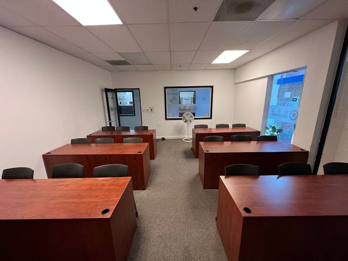 Spacious , quiet and clean room 123 at University of San Jose - Image 3