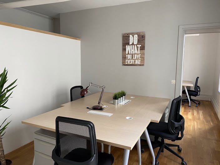 AU COEUR DE PARIS - BEAUX BUREAUX � LOUER  MEUBLES - COURTE DUREE POSSIBLE - RUE DU CHEVALIER DE SAINT GEORGES - Image 0