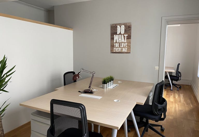 AU COEUR DE PARIS - BEAUX BUREAUX � LOUER MEUBLES - COURTE DUREE POSSIBLE - RUE DU CHEVALIER DE SAINT GEORGES - Image 0