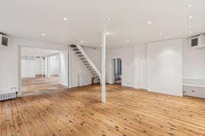 Contemporary Showroom in Le Marais - Image 5