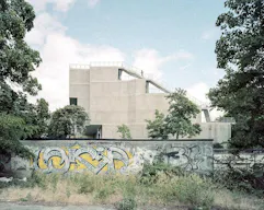 Brutalist Event & Retail Space with Rooftop and Garden - Image 6