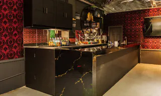 Lounge + Photography Studio - Image 4