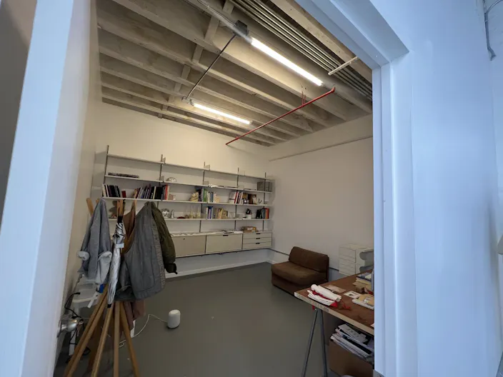 Spacious 1,200 sq ft  Gowanus Studio with high ceilings - Image 3