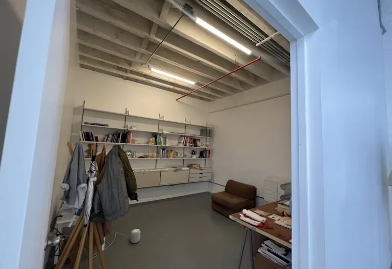 Spacious 1,200 sq ft Gowanus Studio with high ceilings - Image 3
