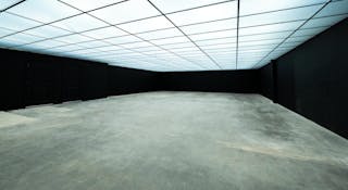 Large Blackout  Studio with RGB Ceiling & car access - Image 7