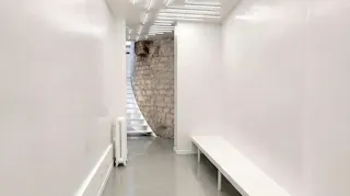Loft industriel avec verrière zénithale - Image 2