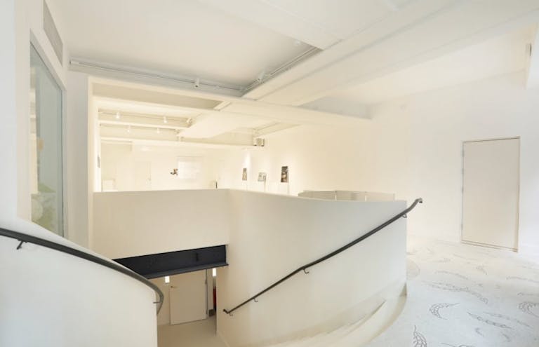 Historically classed Showroom in Saint-Germain - Image 4