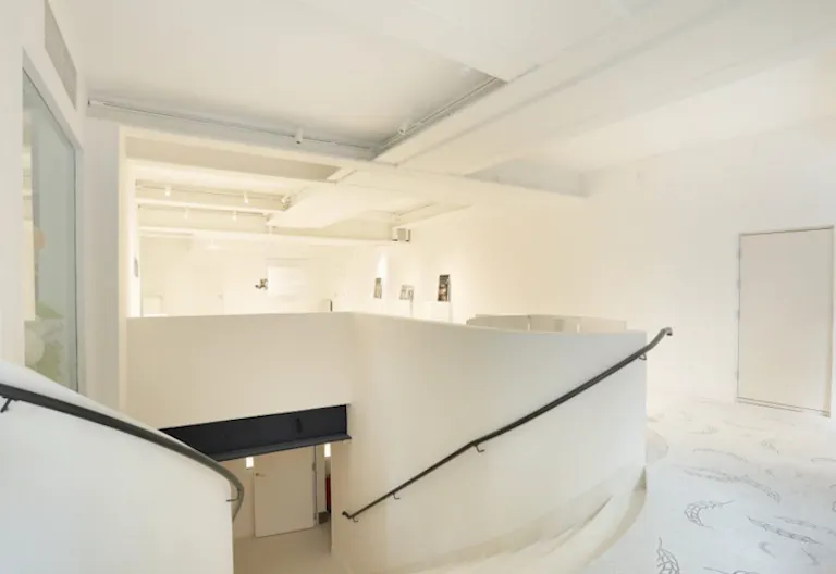 Historically classed Showroom in Saint-Germain - Image 4