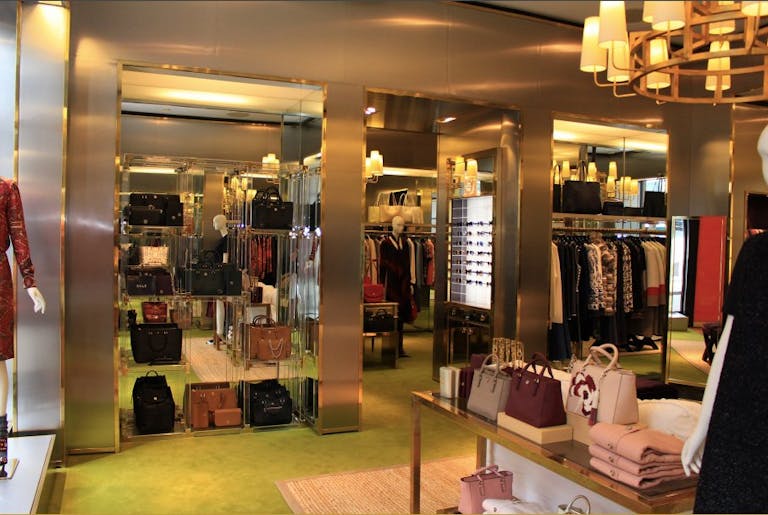 Retail-Ready Boutique Space in Meatpacking District - Image 2