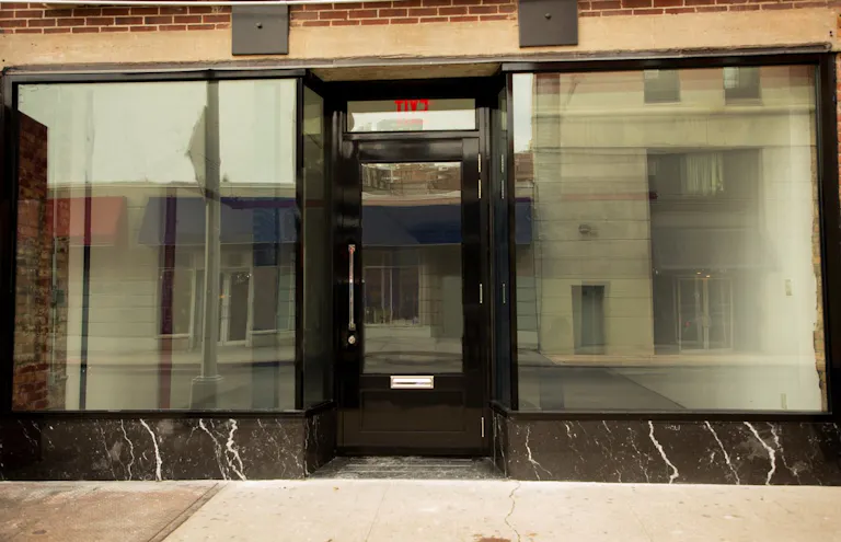 Charming Bowery Gallery - Image 2