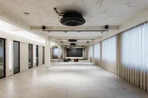 First floor multifunctional showroom and event space in the heart of Porta Venezia, Milan - Image 11