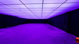 Large Blackout  Studio with RGB Ceiling & car access - Image 5