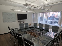 Spacious Multi-Purpose Conference Room in Harlem - Image 3