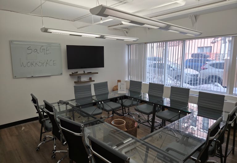 Spacious Multi-Purpose Conference Room in Harlem - Image 3
