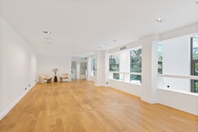 Adresse exclusive avenue Montaigne - Image 2