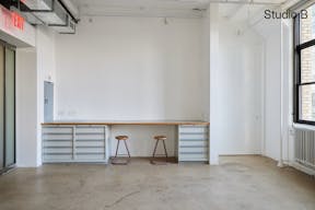 7500 sqft Bright West Soho Studios - Image 32