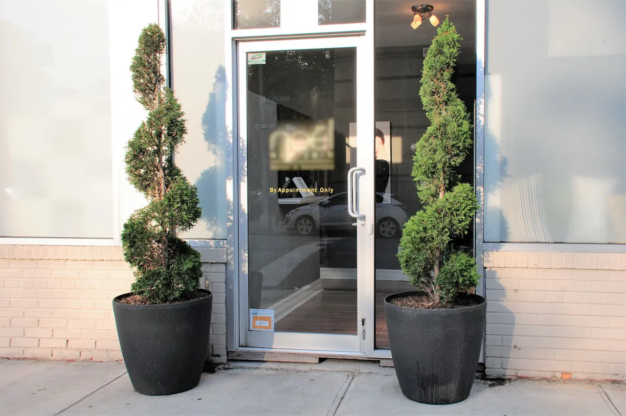 Bright & Chic Salon Space - Image 1