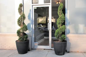 Bright & Chic Salon Space - Image 1