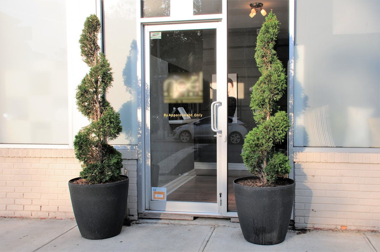 Bright & Chic Salon Space - Image 1