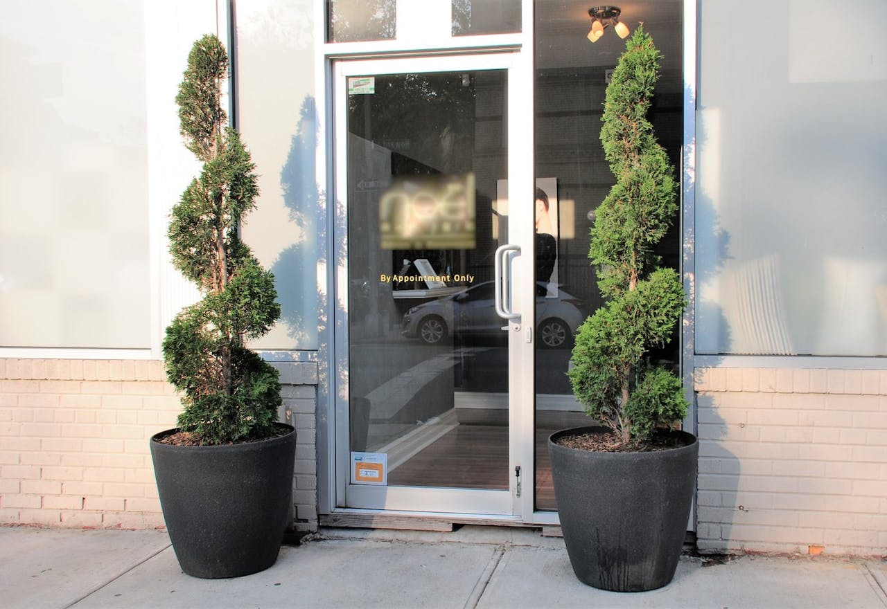 Bright & Chic Salon Space - Image 1