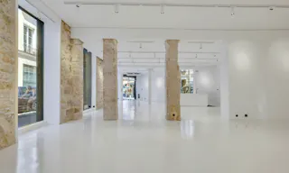 Beautiful Pop Up Boutique in Le Marais - Image 4