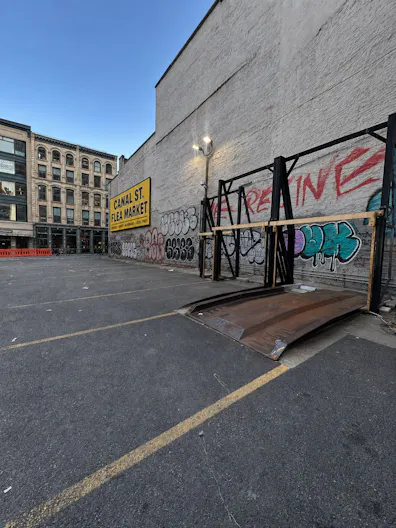 Broadway & Canal St Pop-Up Booth / Kiosk Space - Image 2