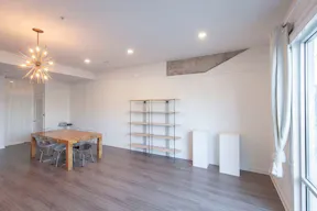 Unique Space in Trendy St. Elmo District - Image 2