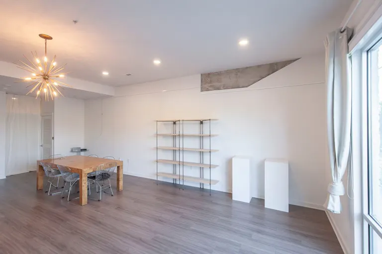 Unique Space in Trendy St. Elmo District - Image 2