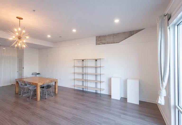 Unique Space in Trendy St. Elmo District - Image 2