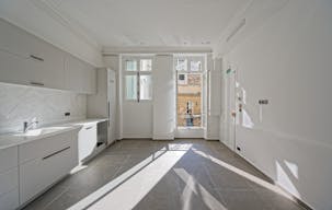 Showroom Avenue Marceau - Image 1