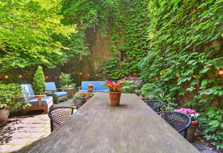 West Village Garden Oasis - Image 0