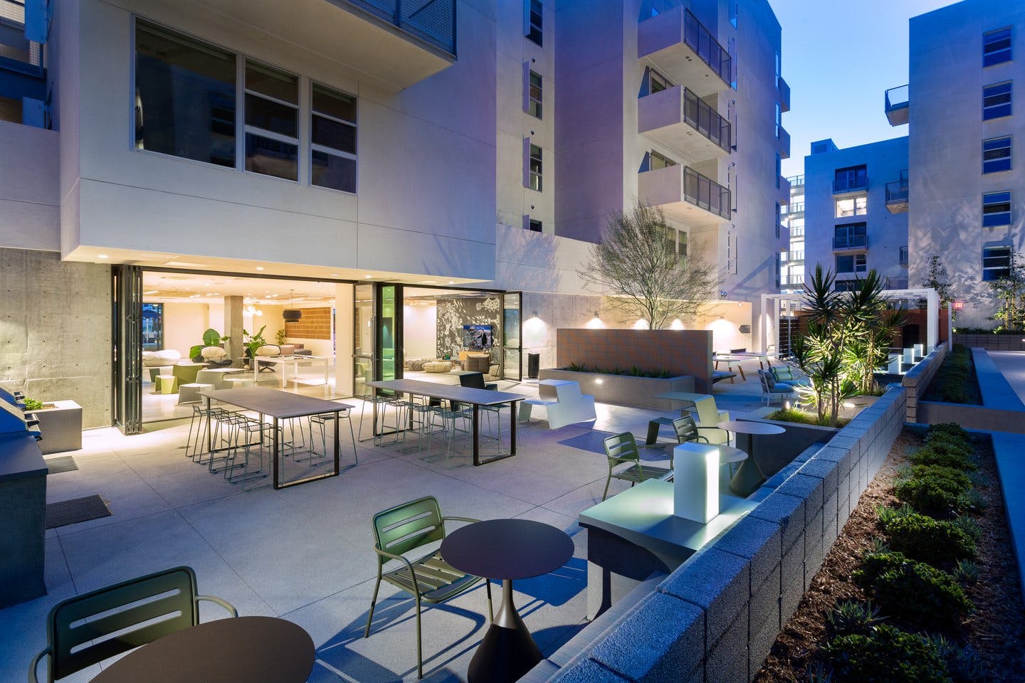 Contemporary 4,100 sqft Multipurpose Venue in Hollywood