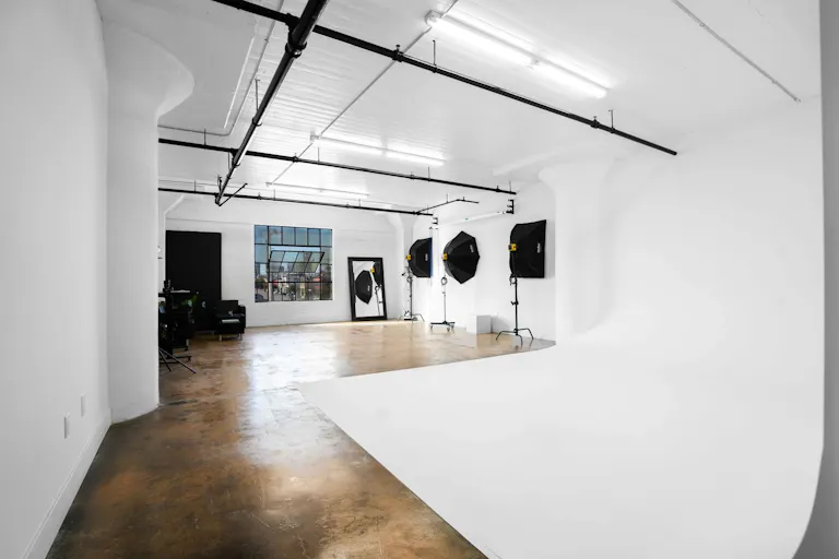 Modern Space w/ Natural Light and Cyc Wall- Industrial Construction Production Studio - Image 0