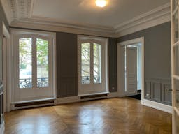 Amazing showroom in Saint-Germain - Image 6