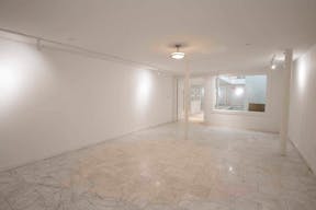 Wooster Vogue Showroom - Image 2