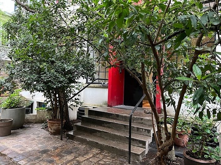 Unique Space with TV Set and Offices - Image 0