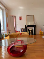 Bright Haussmann Apartment in Paris – Ideal Location for Photo or Video Shoot - Image 1