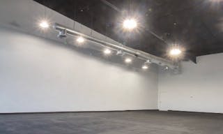 Modern chic industrial - Image 2