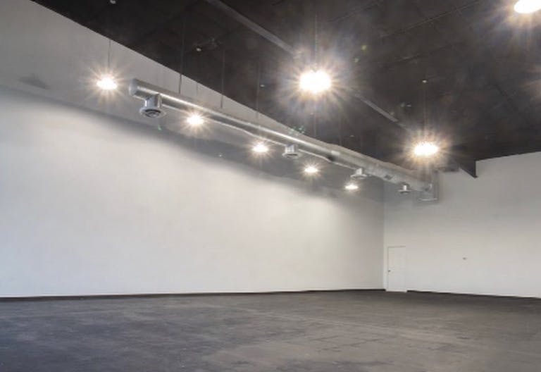 Modern chic industrial - Image 2