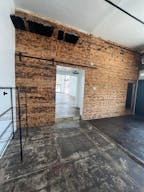 Bright Creative Content Studio on Melrose Ave - Image 4