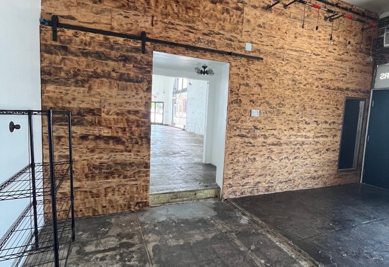 Bright Creative Content Studio on Melrose Ave - Image 4