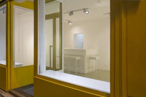 Pop-up gallery store in Paris, Belleville - Image 27