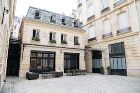 Arcane Palace / Espace de réception moderne et élégant - Image 0