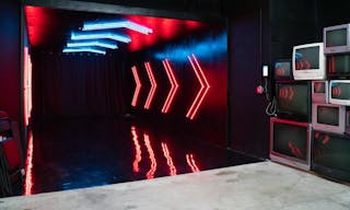 Olympic 3 - Large White Cyc Wall with Car Turntable - Image 5