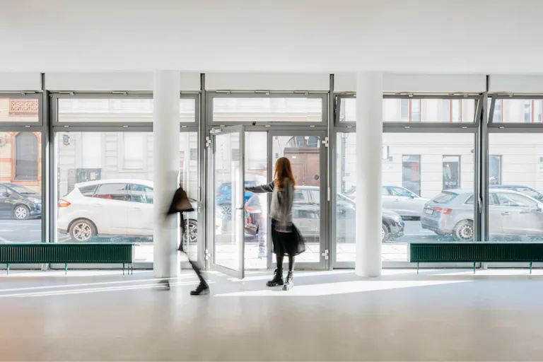 Trendy Pop Up Space in Berlin's Vibrant City Center - Image 2