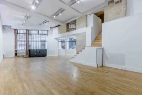 Showroom on Rue Charlot - Image 0
