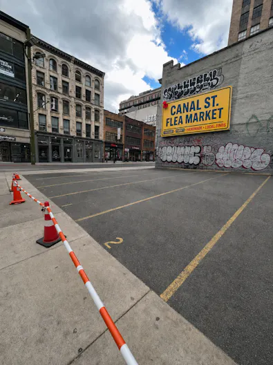 Broadway & Canal St Pop-Up Booth / Kiosk Space - Image 4