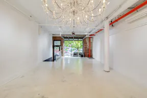 Chic East Williamsburg Space - Image 7