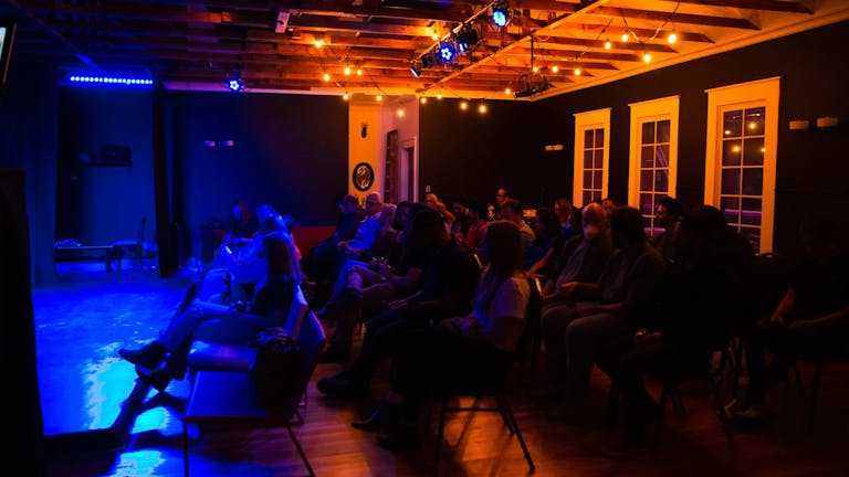 Cool Eastside Indoor and Outdoor Space with Private Parking. - Image 2